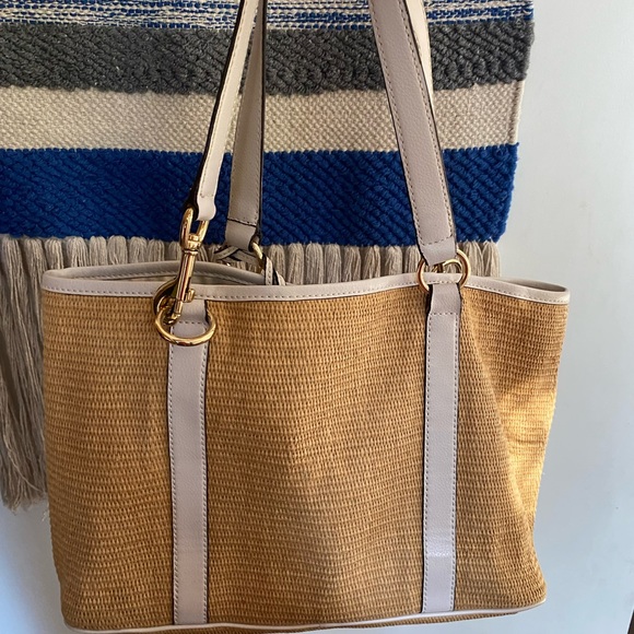 Michael Kors tote - Picture 2 of 3